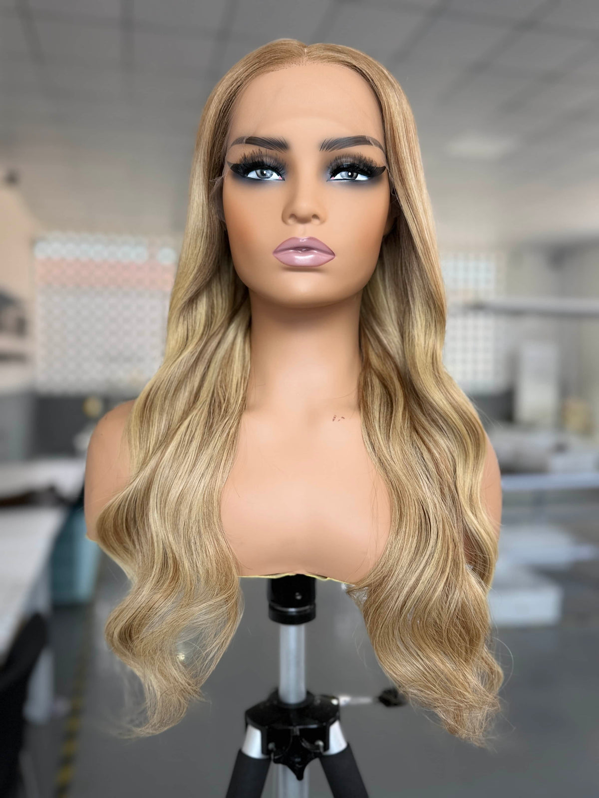 Olivia - Beautiful glueless lace front wigs